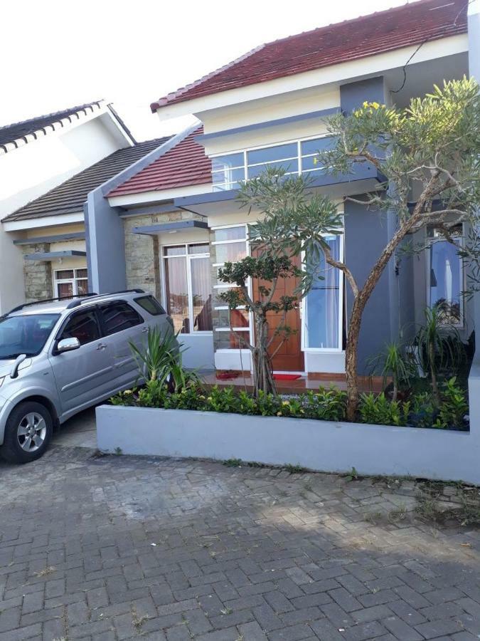 Villa Puncak Garuda A5 Бату Экстерьер фото
